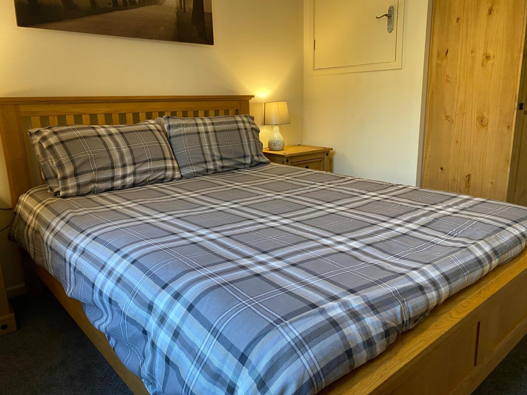River Courtyard Apartment In The Heart Of Stneots เซนต์เนียทส์ ภายนอก รูปภาพ